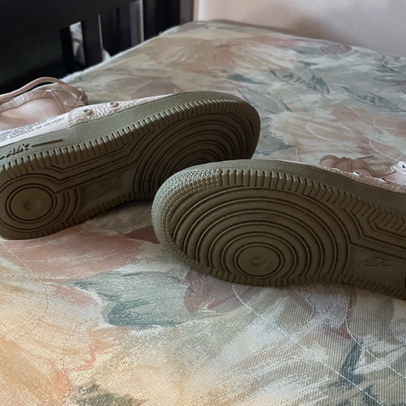 Nike af1 pink high tops with zipper in back - Picture 6 of 6